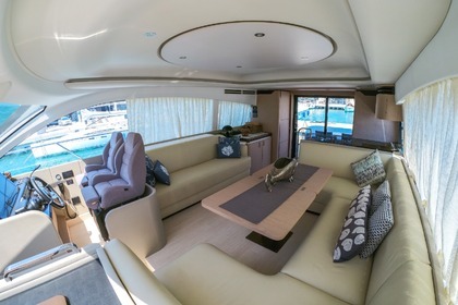 Alquila tu yate Azimut en Barcelona ¡Embárcate en este nuevo barco!