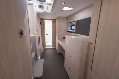 Leopard 43 Powercat Pauline