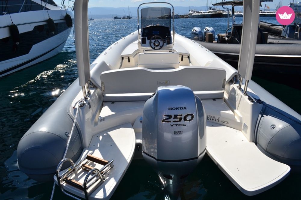 Semi-rigide Bwa 28 Gt à louer