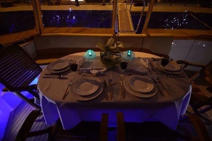 Spacious boat with (12 Capacity) B20