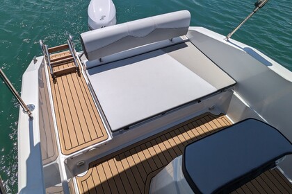 Without licence - B580 'Nica' - 6 people