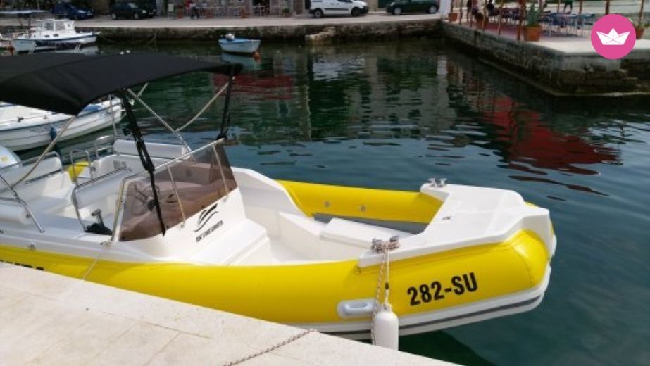 Mf Primus Marine Robinson 23 in Povlja  