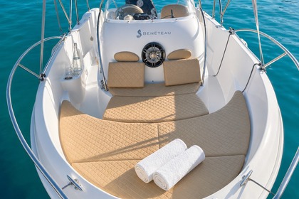 Hyra båt Motorbåt Beneteau Flyer 550 Alicante