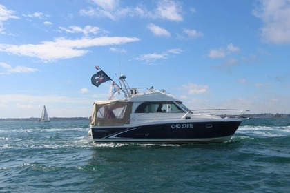 Location Bateau à moteur BENETEAU antares serie 9 Portbail