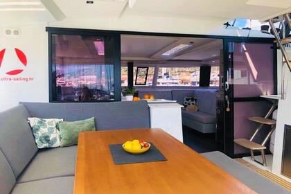 Verhuur Catamaran Fountaine Pajot Fountaine Pajot Saona 47 Quintet - 5 + 1 cab. Trogir