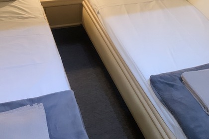 Ενοικίαση πολυτελούς γιοτ στη Marina El Portet Denia "Astondoa 45 Fly 960cv"