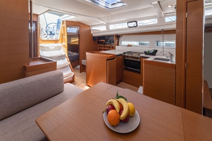 Sun Odyssey 440