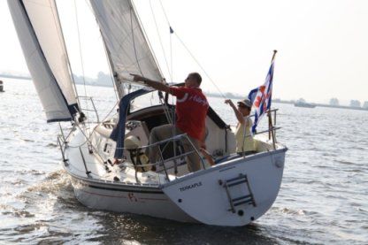 Charter Sailboat Friendship 26 Sport Terkaple