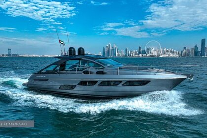 Miete Motoryacht Pershing Pershing 5x Superyacht Dubai