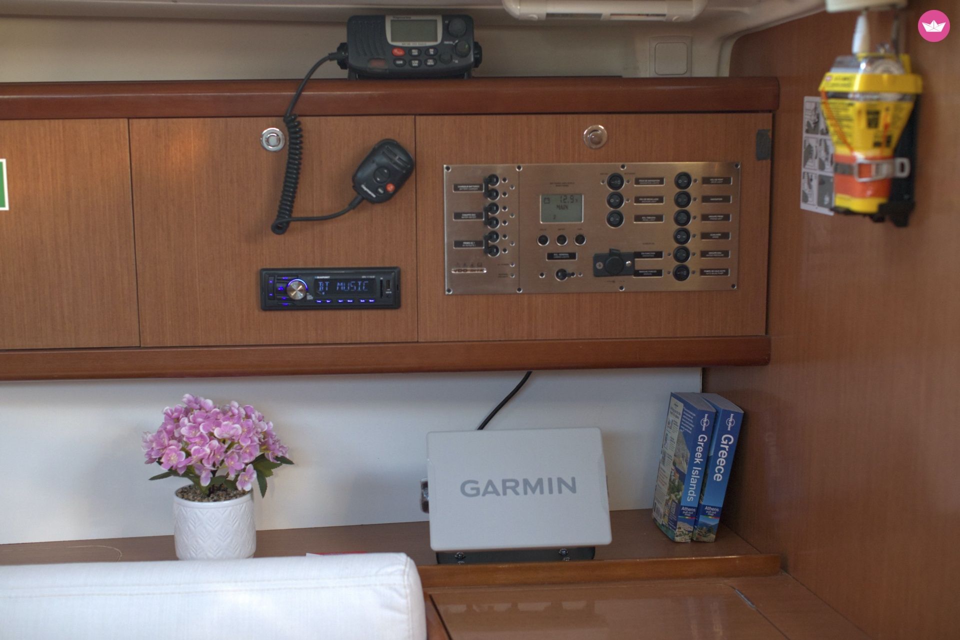 Verhuur Beneteau Oceanis 43