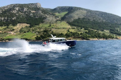 Charter Motorboat Colnago 35 Split
