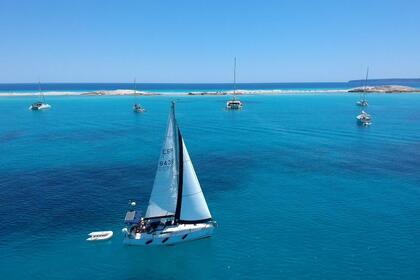 Hire Sailboat Jeanneau SUN ODYSSEY 29.2 Ibiza Magna