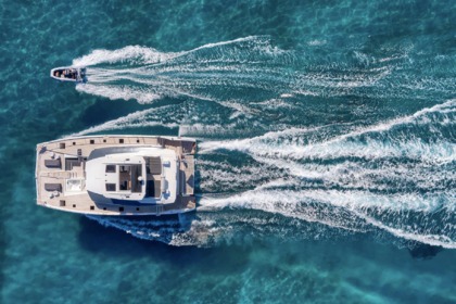 Christal Mio - Fountaine Pajot Power 67