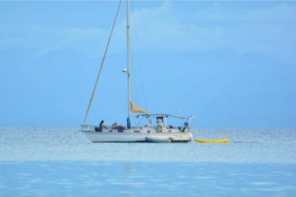 Endeavor 40 ft sailboat Bocas del Toro