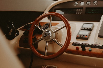 Noleggio Yacht a motore Azimut Azimut 52 Porto Santo Stefano