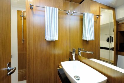 Czarter Jacht motorowy Bavaria Yachtbau Bavaria Virtess 420 Fly Marina Lav