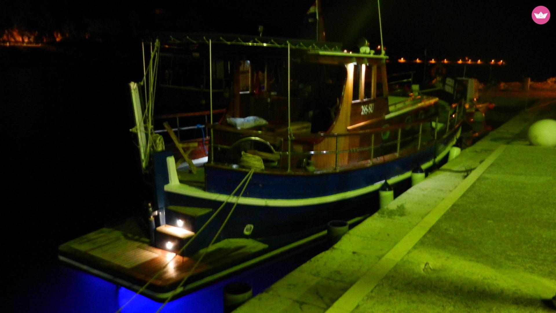 Charter Motorboat Traditional Croatian Boat Leut Palagruža Split
