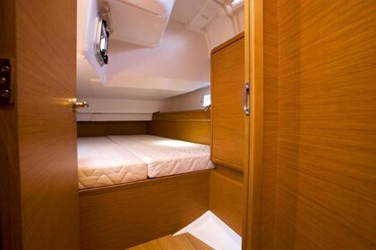Rental Sailboat JEANNEAU SUN ODYSSEY 449 Kontokali