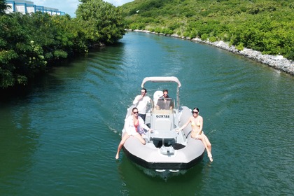 Semi-rigide 6,55 mètres 200 cv