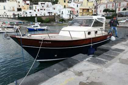 Charter Motorboat Apreamare 36 Massa Lubrense