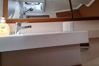Sun Odyssey 440