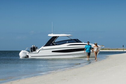 Charter Motorboat AQUILA 32 SPORT CATAMARAN Dénia