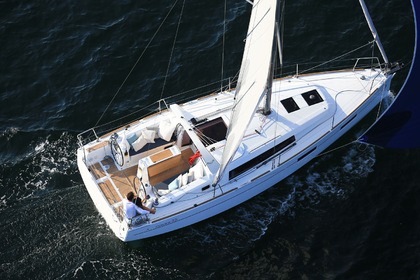 Charter Sailboat Beneteau Oceanis 35 Arzon