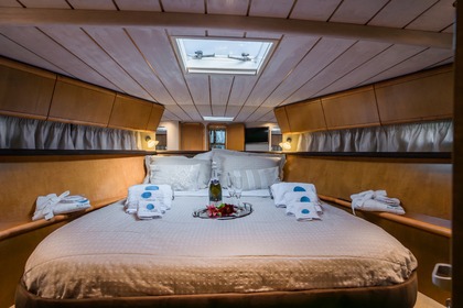 Ferretti Altura 52s