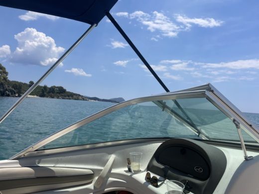 Неа Потидеа Motorboat Sea Ray 185 Sport alt tag text