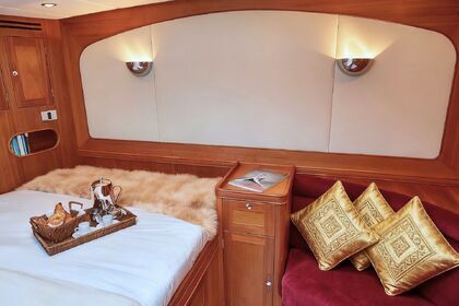 90ft Centreboard Sloop DARK STAR OF LONDON