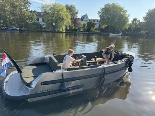 Van Vossen 650 E Tender
