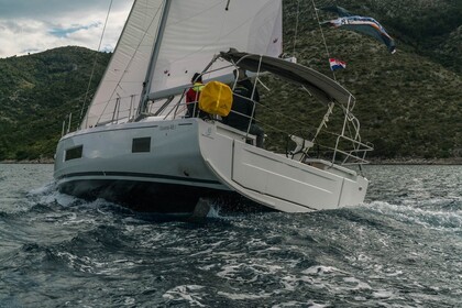 Noleggio Barca a vela  Oceanis 46.1 - 5 cab Dubrovnik