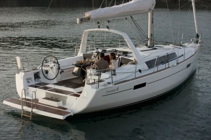 Charter Sailboat Beneteau Oceanis 41 Grenada