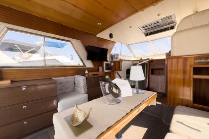 Motora con solarium Gallart 13.50