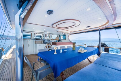 Ultra Luxury gulet with a capacity of 12 people