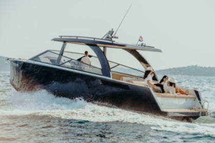 Charter Motorboat Colnago 33 Vodice
