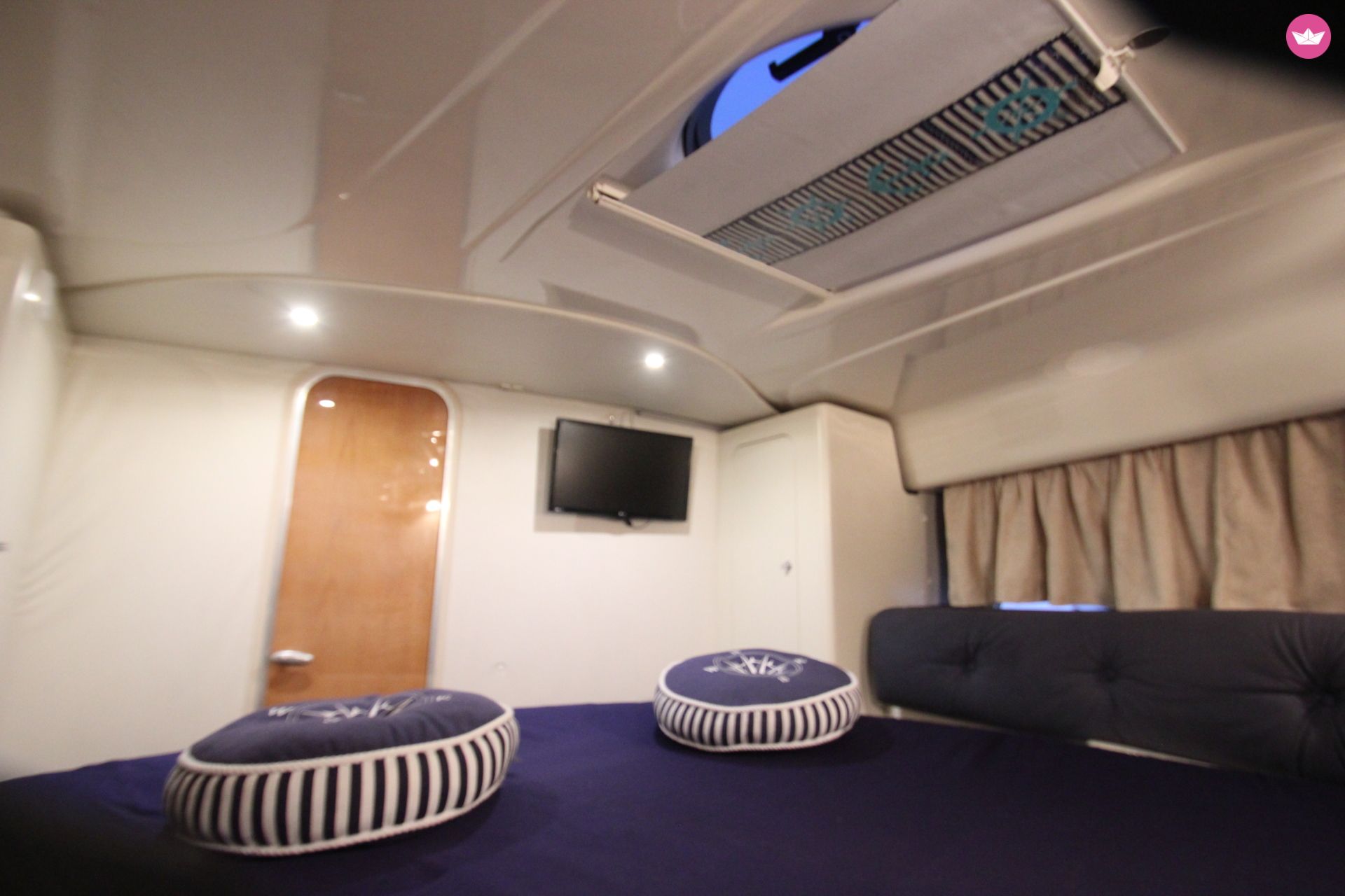 Charter motorboat in Athens  