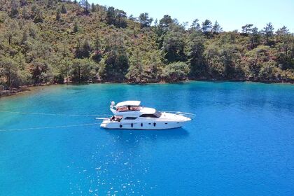 Verhuur Motorjacht Luxury Motoryacht with a capacity of 6 people 2019 Göcek