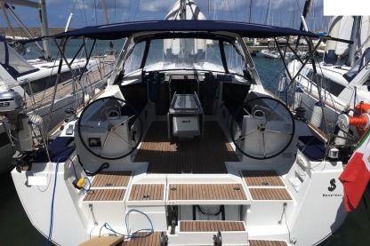 Charter Sailboat Beneteau Oceanis 45 Tropea