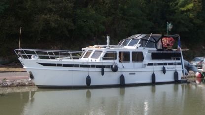 Charter Houseboat Altena Vedette Hollandaise Châtillon-sur-Loire