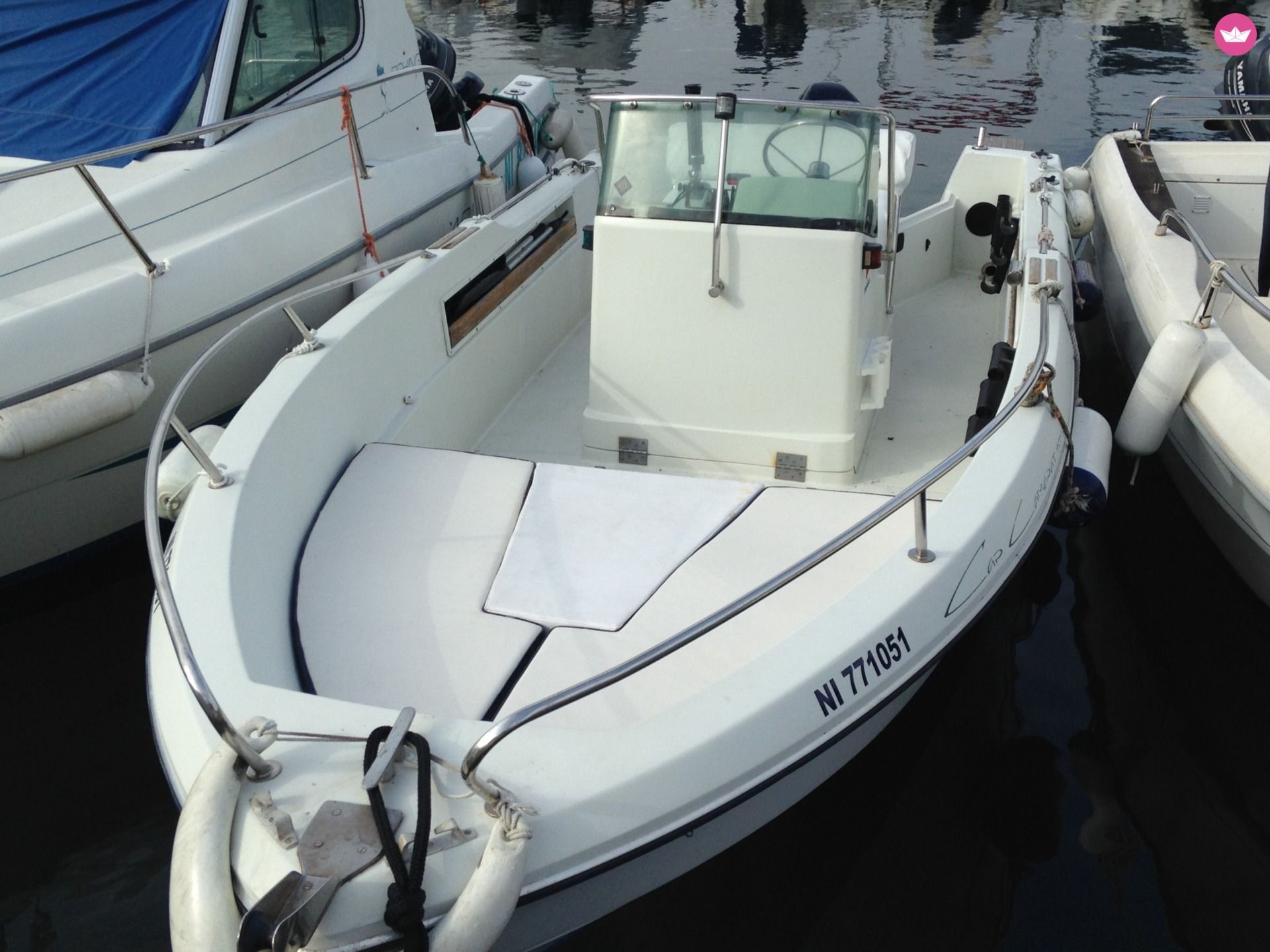 Location bateau à moteur à Antibes de particuliers et professionnels