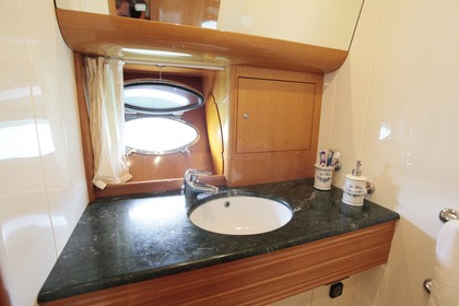 Prachtig Uniesse 55 Fly-jacht