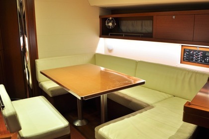 Location Voilier BENETEAU OCEANIS 45 Athènes