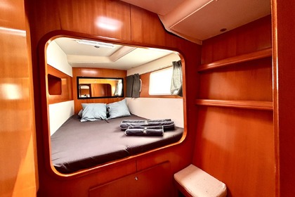 @CLAUDIOCHAVES  Catamaran Dreams Barcelona