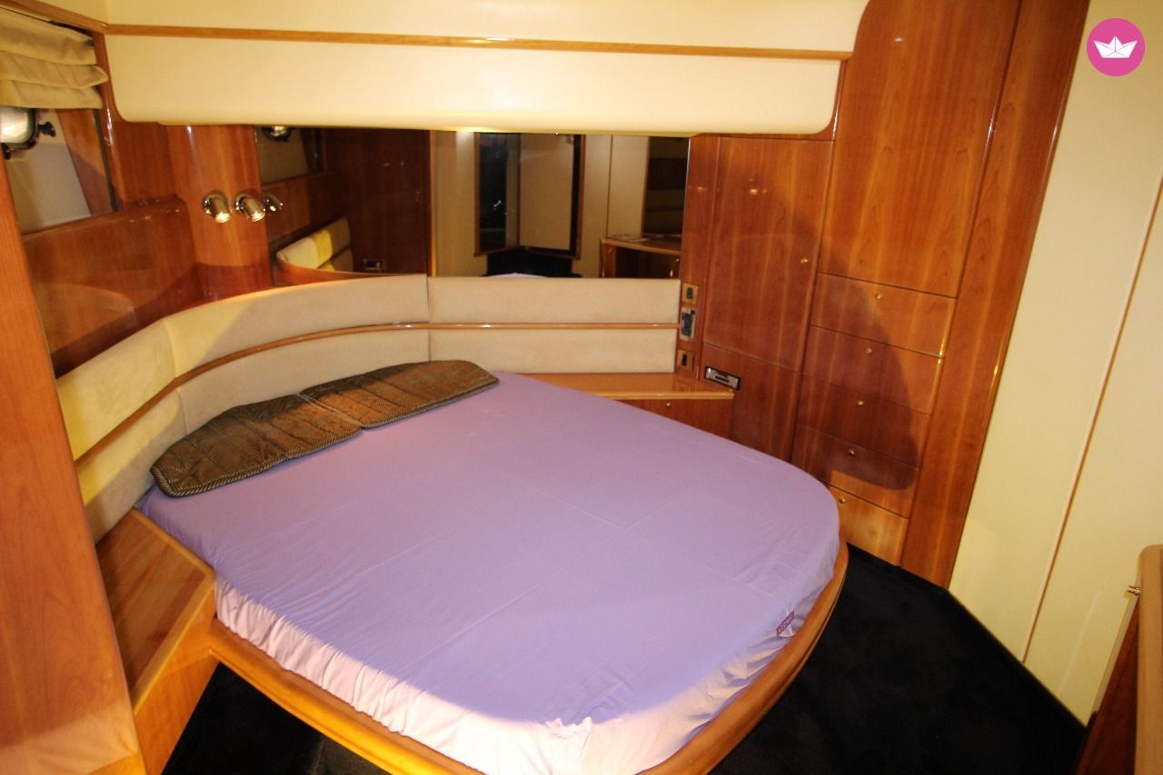 Rental motorboat in Athens  