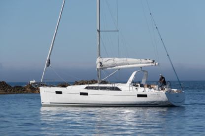 Charter Sailboat Beneteau Oceanis 41.1 Furnari