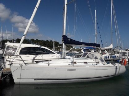 Charter Sailboat Beneteau First 31.7 La Trinité-sur-Mer