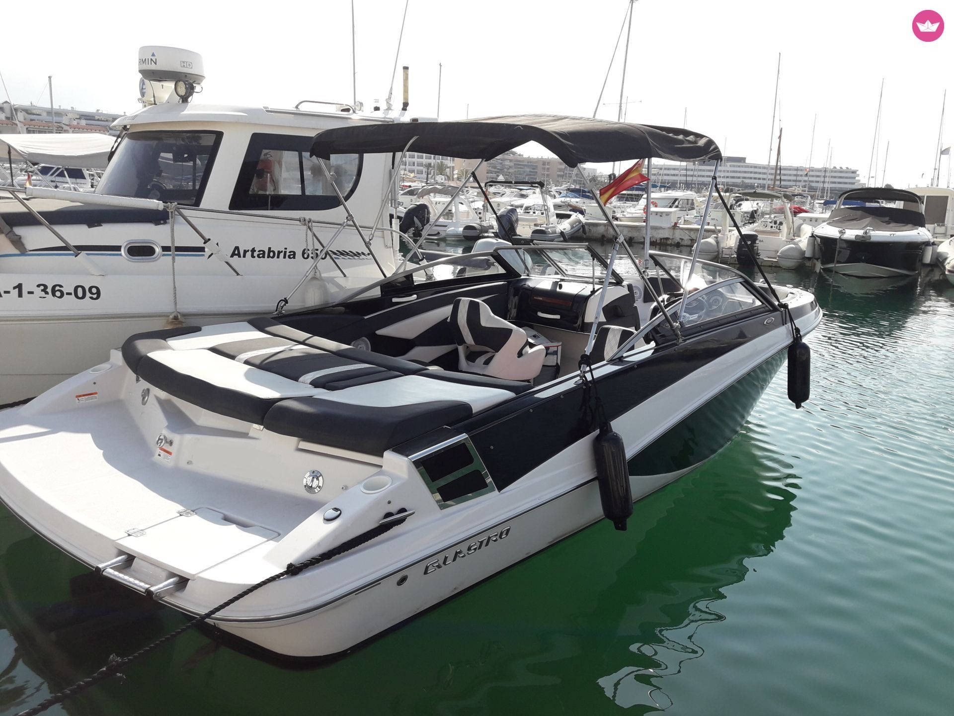 Charter Motorboat Glastron Gt 225 Ibiza