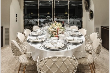 38m HR Yacht with 2 Jacuzzi B87!