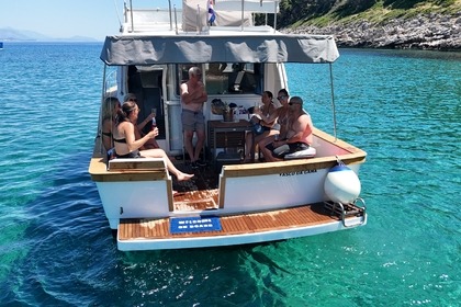 Charter Motorboat Ferretti 34 Fish fly Dubrovnik